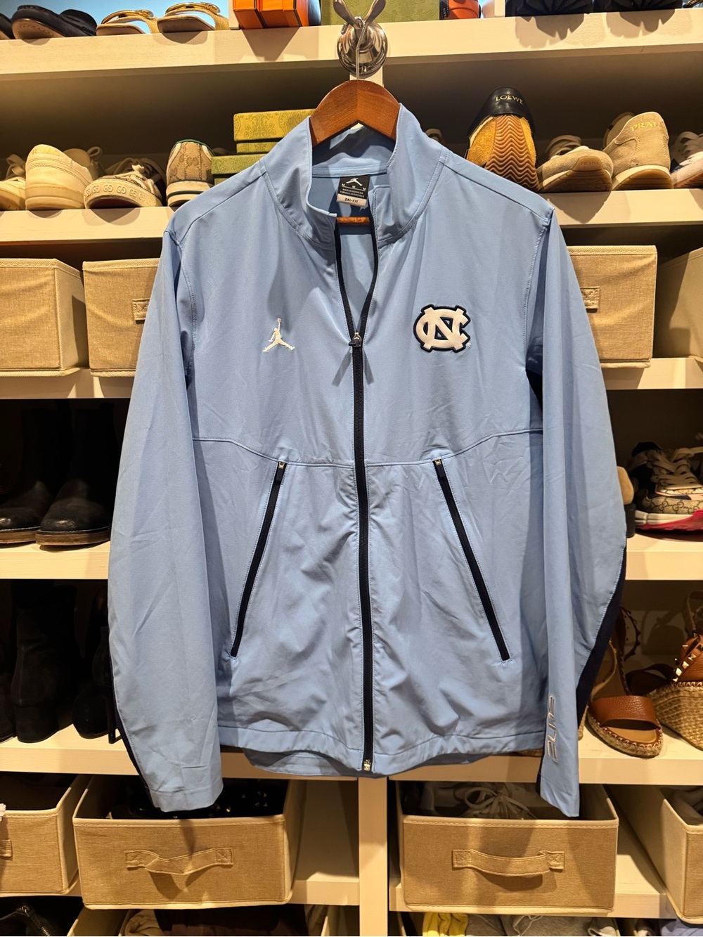Nike Lite Men’s Light Blue UNC Jordan Full-Zip Performance Jacket